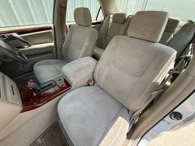 2000 Toyota Crown JDM car for sale — photo 11 of 21