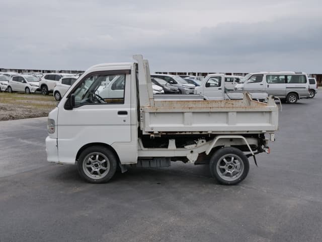 2002 Daihatsu Hijet JDM car for sale — photo 9 of 25