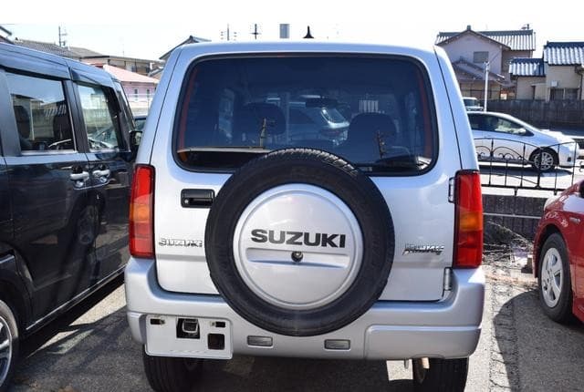 2011 Suzuki Jimny JDM car for sale — photo 9 of 25