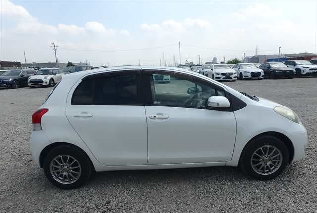 2009 Toyota Vitz JDM car for sale — photo 5 of 25