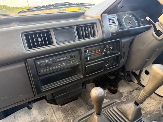 1994 Mitsubishi Delica JDM car for sale — photo 19 of 25