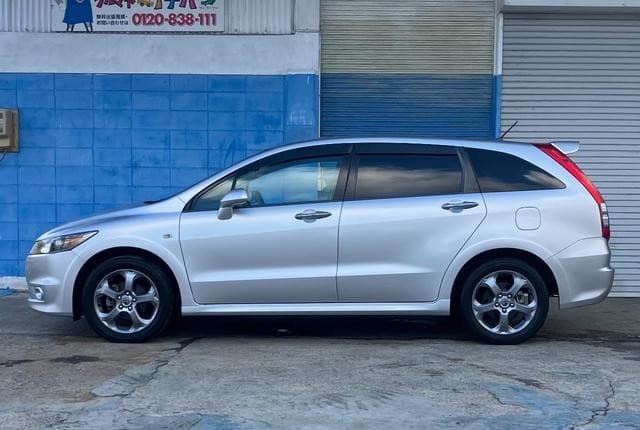 2009 Honda Stream JDM car for sale — photo 6 of 25