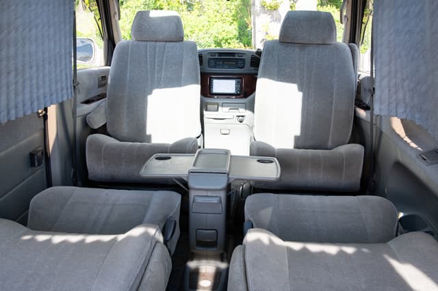 1997 Toyota Regius JDM car for sale — photo 11 of 15
