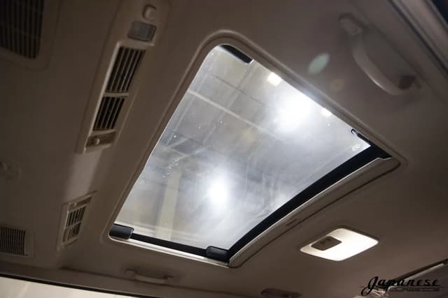 1999 Toyota Grand Hiace JDM car for sale — photo 19 of 25