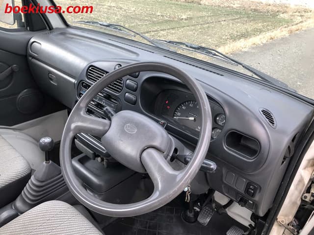 1996 Daihatsu Hijet JDM car for sale — photo 13 of 22
