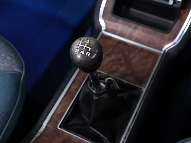 1974 Nissan Cedric JDM car for sale — photo 14 of 25