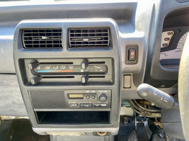 1995 Mitsubishi Minicab JDM car for sale — photo 23 of 25