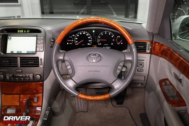2001 Toyota Celsior JDM car for sale — photo 3 of 21
