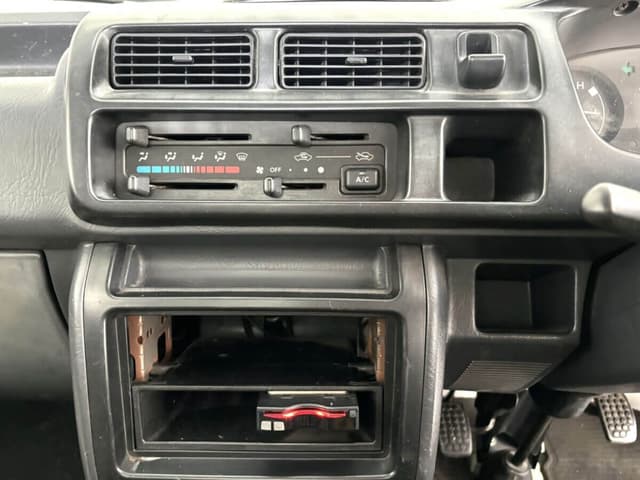 1999 Daihatsu Hijet JDM car for sale — photo 11 of 24