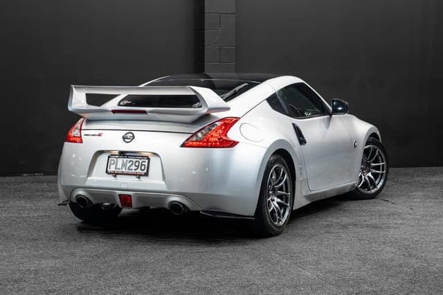 2009 Nissan Fairlady Z JDM car for sale — photo 15 of 20