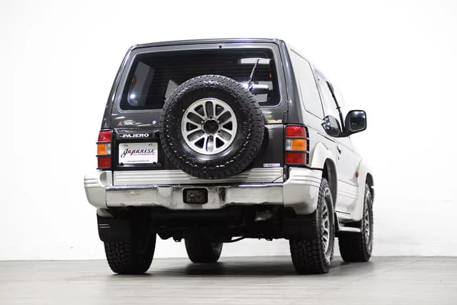1992 Mitsubishi Pajero JDM car for sale — photo 8 of 25