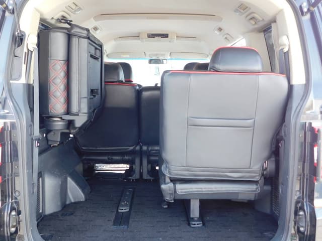 2007 Honda Stepwagon JDM car for sale — photo 6 of 8