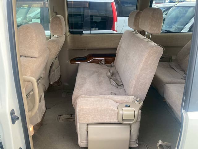 2005 Honda Stepwagon JDM car for sale — photo 5 of 8