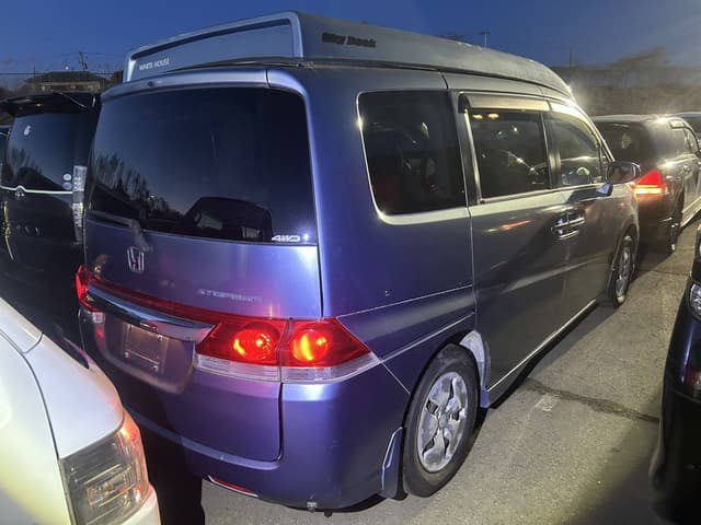 2006 Honda Stepwagon JDM car for sale — photo 2 of 8
