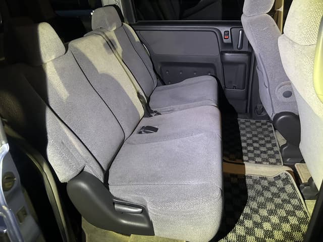 2006 Honda Stepwagon JDM car for sale — photo 7 of 8