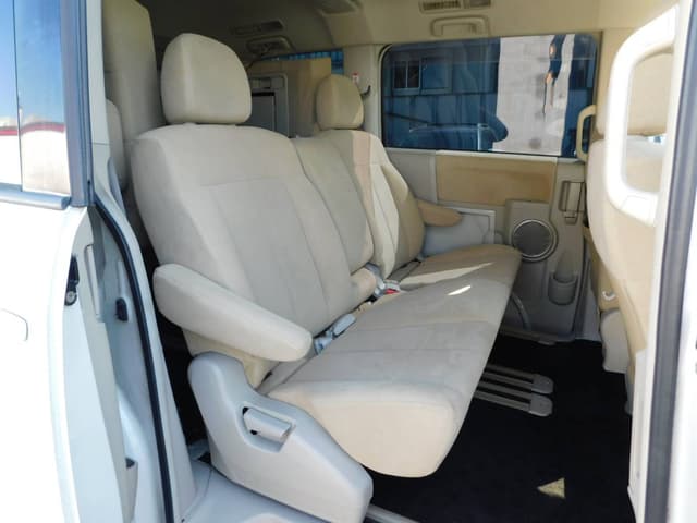 2007 Mitsubishi Delica JDM car for sale — photo 5 of 8
