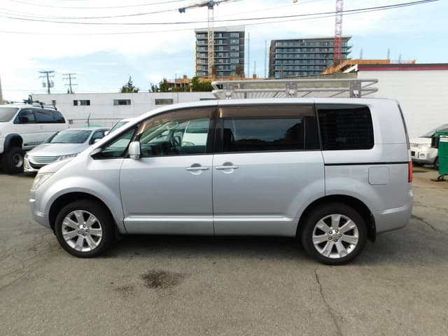 2007 Mitsubishi Delica JDM car for sale — photo 2 of 8
