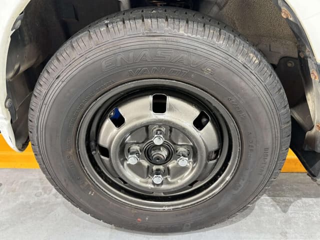 2005 Mitsubishi Minicab JDM car for sale — photo 17 of 25