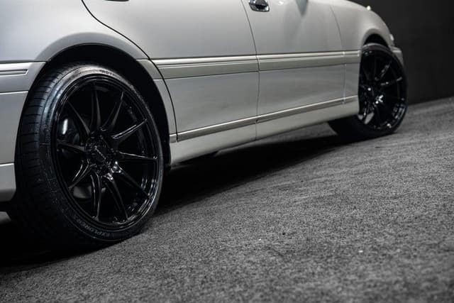 2005 Toyota Crown JDM car for sale — photo 12 of 16