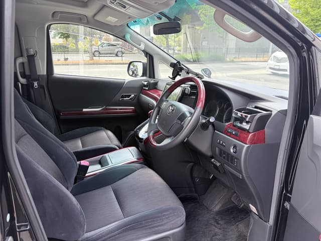 2008 Toyota Vellfire JDM car for sale — photo 10 of 13