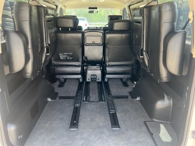 2010 Nissan Elgrand JDM car for sale — photo 12 of 14