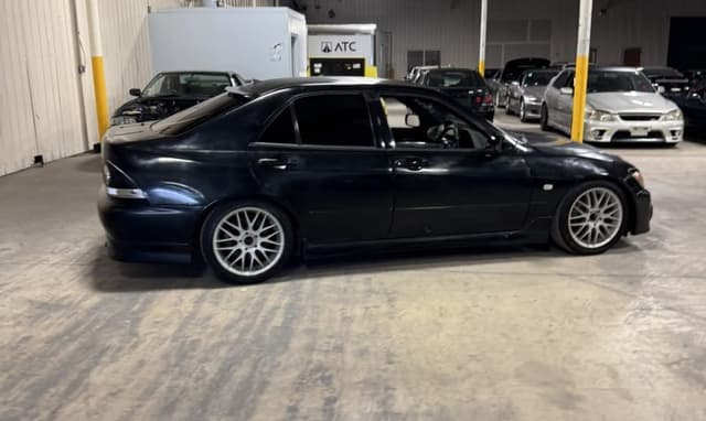 2000 Toyota Altezza JDM car for sale — photo 6 of 25