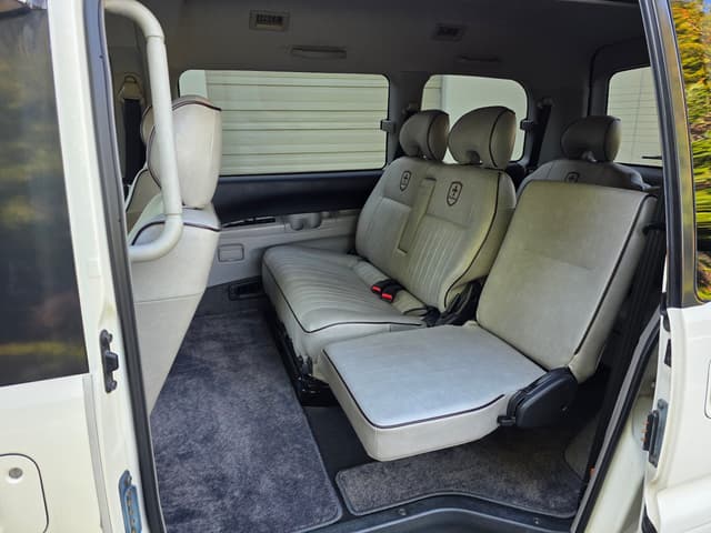 1999 Mitsubishi Delica JDM car for sale — photo 12 of 16