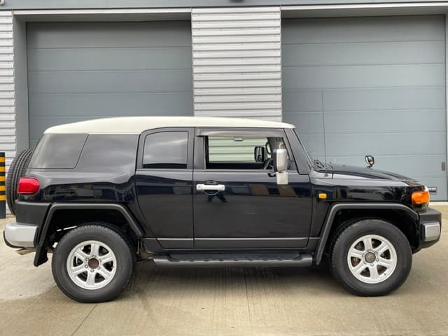 2012 Toyota Fj Cruiser JDM car for sale — photo 23 of 25