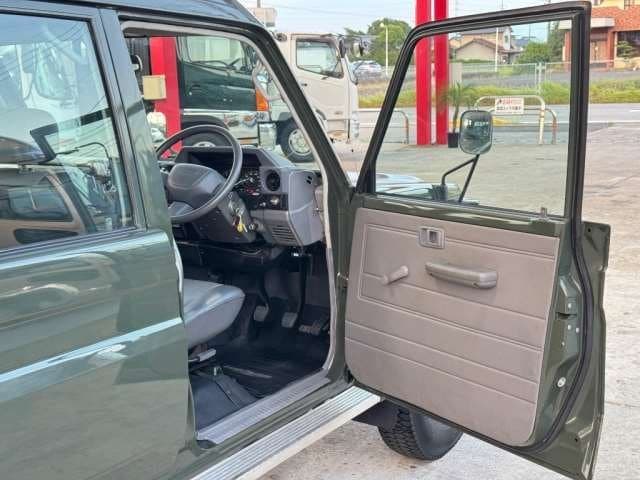 2001 Toyota Land Cruiser JDM car for sale — photo 9 of 25
