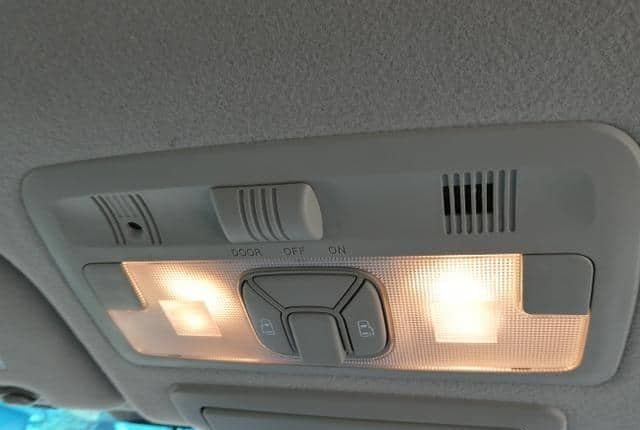2009 Toyota Estima JDM car for sale — photo 17 of 18