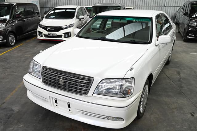 2000 Toyota Crown JDM car for sale — photo 3 of 10