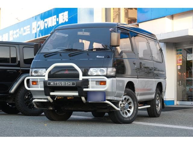1992 Mitsubishi Delica JDM car for sale — photo 17 of 25