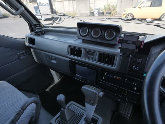 1994 Mitsubishi Delica JDM car for sale — photo 19 of 24