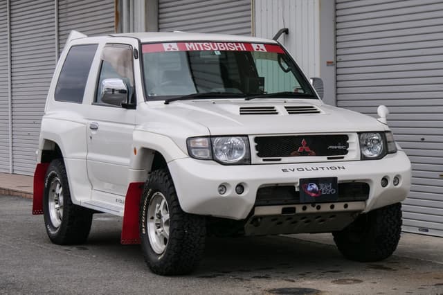 1997 Mitsubishi Pajero JDM car for sale — photo 16 of 25
