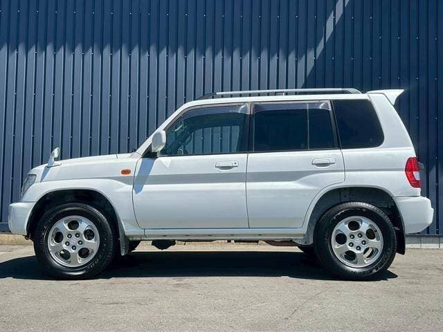 2001 Mitsubishi Pajero JDM car for sale — photo 5 of 14