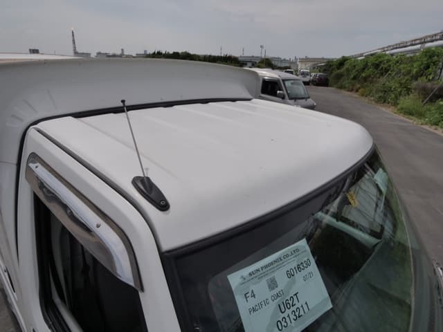 2001 Mitsubishi Minicab JDM car for sale — photo 13 of 25