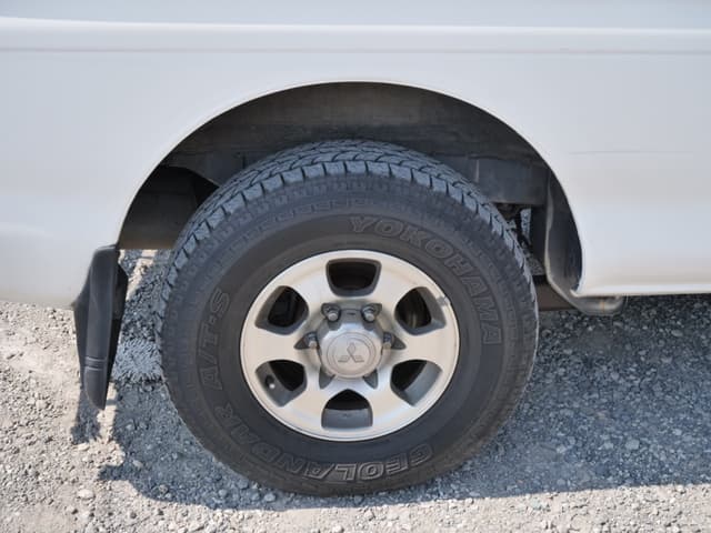 1999 Mitsubishi Delica JDM car for sale — photo 21 of 25