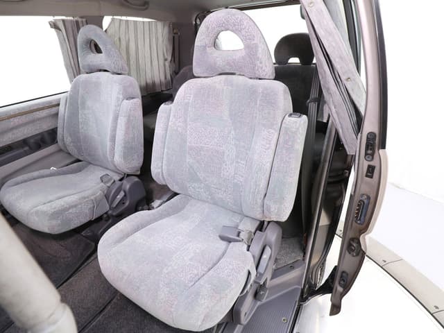 1997 Mitsubishi Delica JDM car for sale — photo 18 of 25