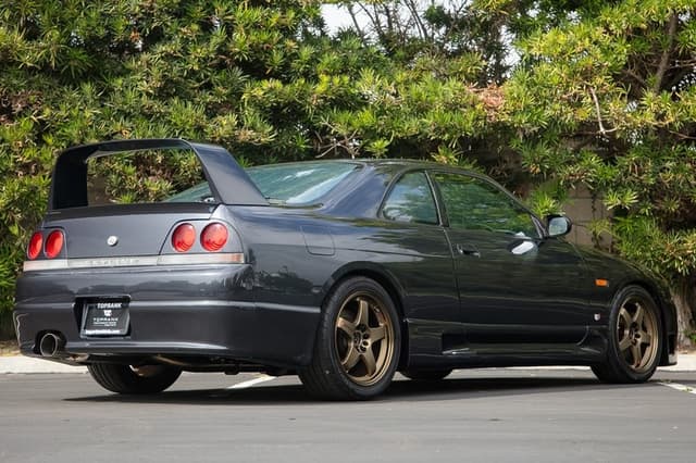 1995 Nissan Skyline JDM car for sale — photo 10 of 25