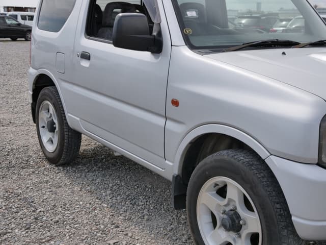 2001 Suzuki Jimny JDM car for sale — photo 10 of 25