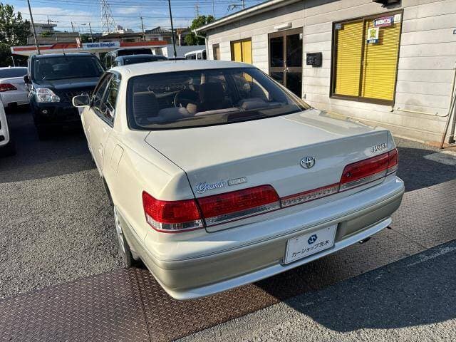 1999 Toyota Mark II JDM car for sale — photo 18 of 20