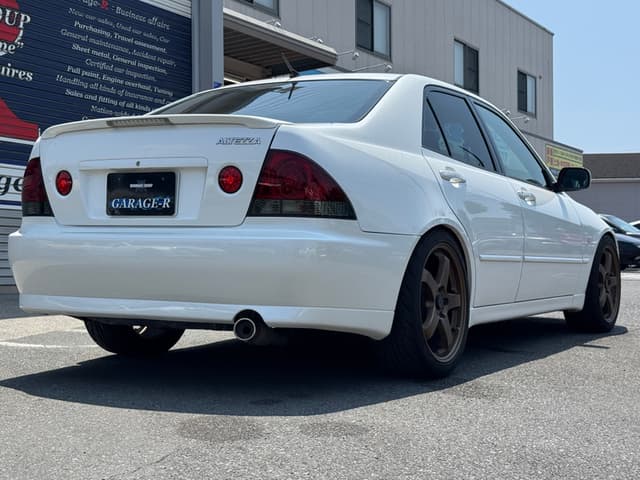 2001 Toyota Altezza JDM car for sale — photo 11 of 25