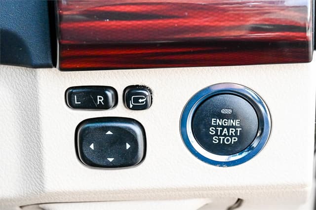 2011 Toyota Mark X JDM car for sale — photo 17 of 25