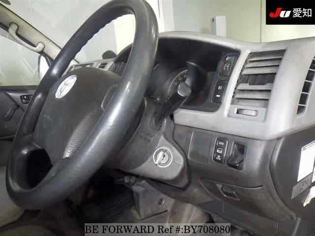 2006 Toyota HiAce JDM car for sale — photo 5 of 8