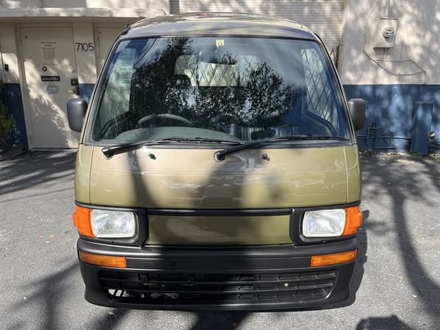 1997 Daihatsu Hijet JDM car for sale — photo 2 of 19