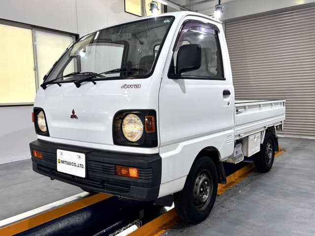 1991 Mitsubishi Minicab JDM car for sale — photo 2 of 25