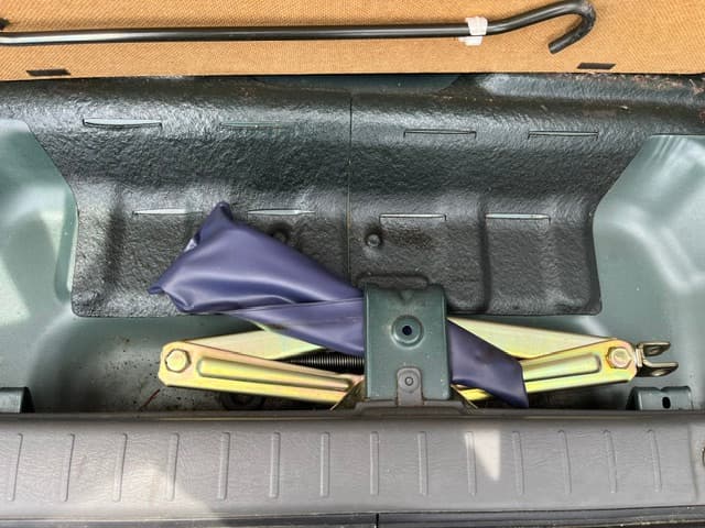 2001 Suzuki Jimny JDM car for sale — photo 22 of 25