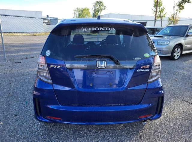 2011 Honda Fit JDM car for sale — photo 4 of 11