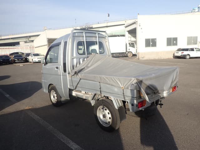 2006 Daihatsu Hijet JDM car for sale — photo 4 of 24