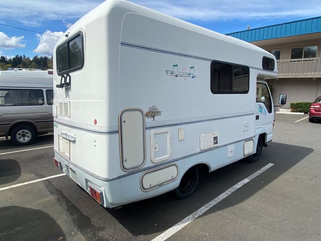 1996 Isuzu Elf JDM car for sale — photo 4 of 10